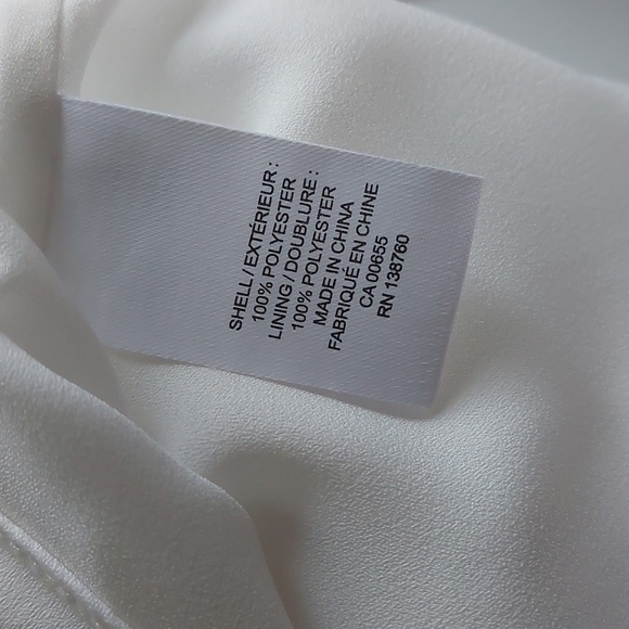 RW&CO Basic Silky Crepe Cap Sleeve Blouse - Picture 6 of 6